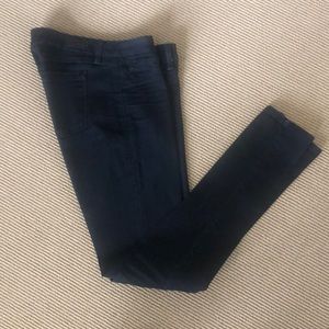 Solid dark wash skinny jeans s28